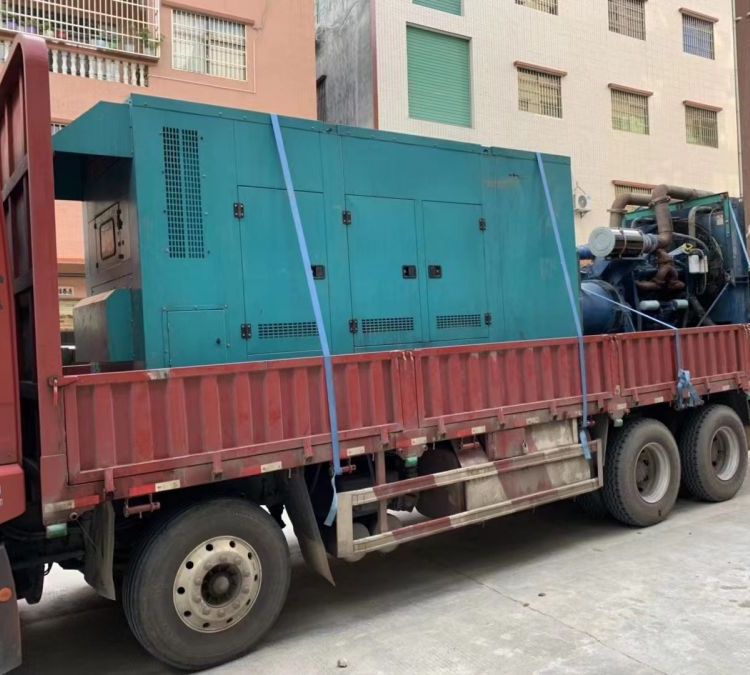 保亭如何在不同负载率下确保 400KW 柴油发电机组的正常运行？