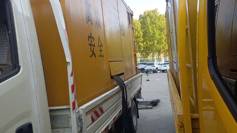保亭如何判断柴油发电机组和UPS电源的切换时间是否符合要求？