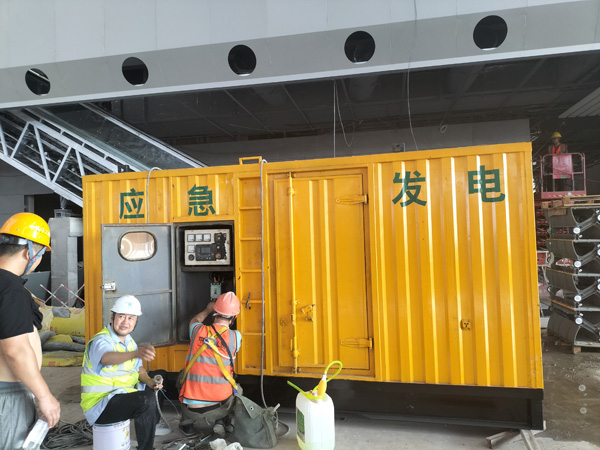 保亭怎样判断空气滤清器是否需要更换？