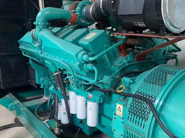 保亭更换100kW柴油发电机组机油时，需要注意哪些事项？