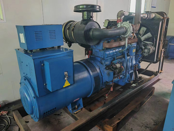 保亭100kW柴油发电机组使用多级机油有哪些优缺点？